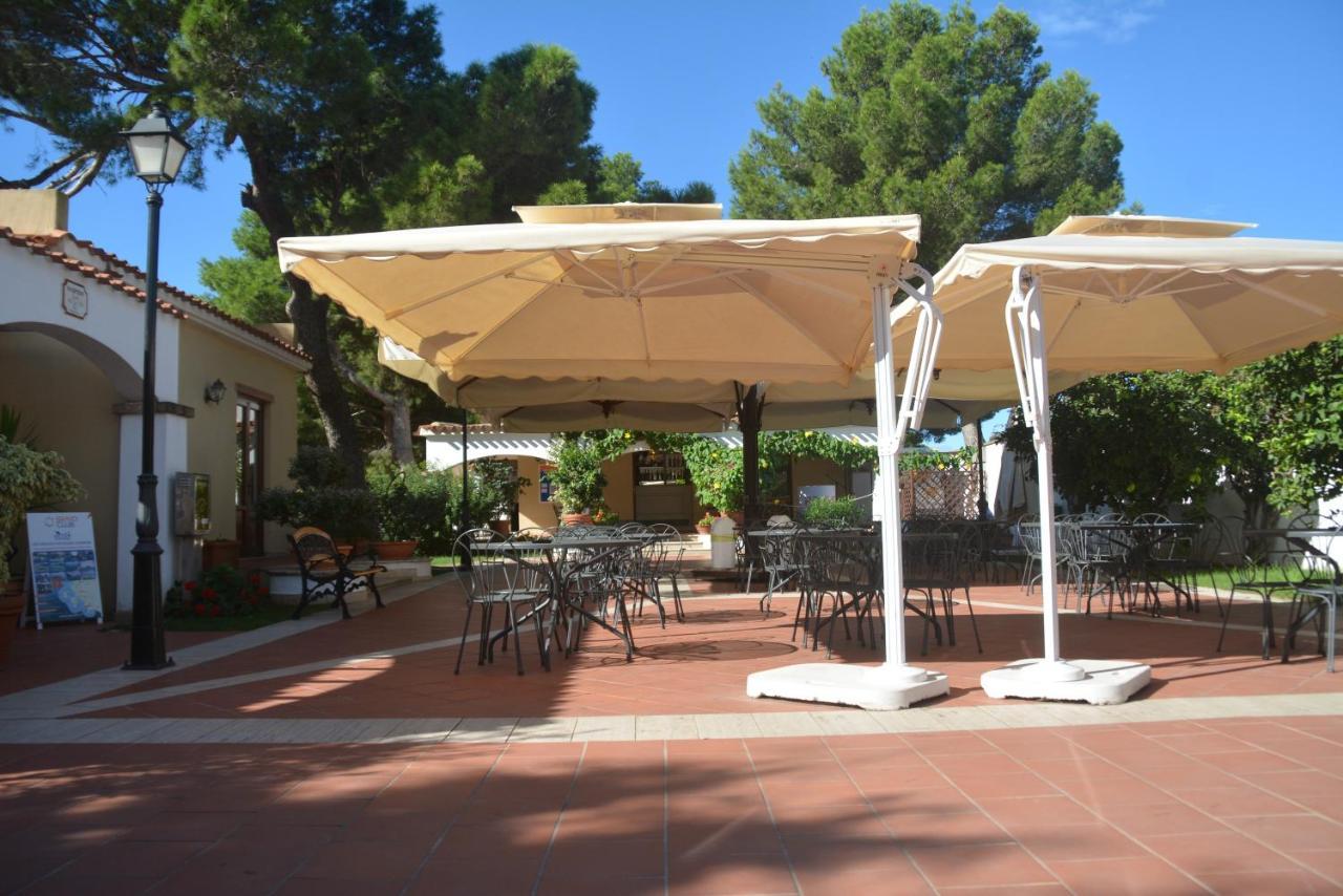 Hotel Porto Pino Club Esterno foto